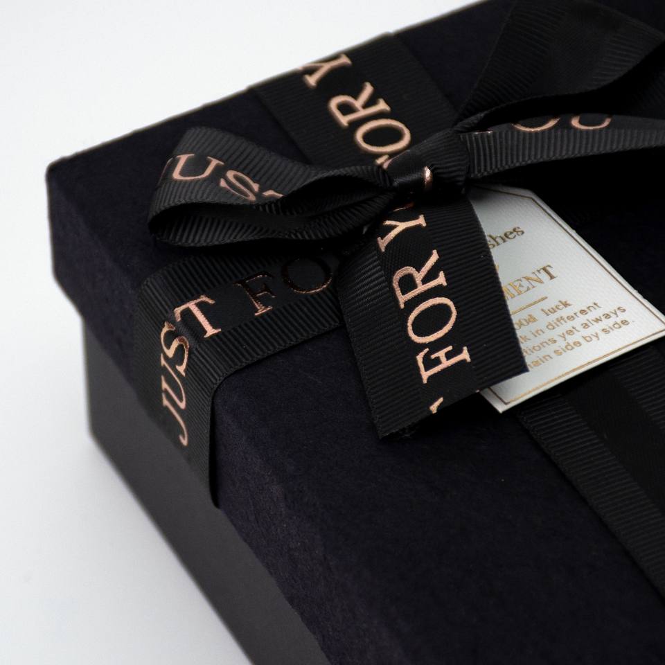 Custom Lipstick Cosmetic Gift Paper Boxes with Bow Ribbon and Glossy Lamination