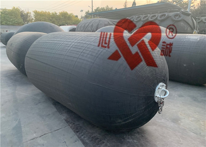 Chain Net Rubber Pneumatic Marine Fenders Black Color For Ship Vessel