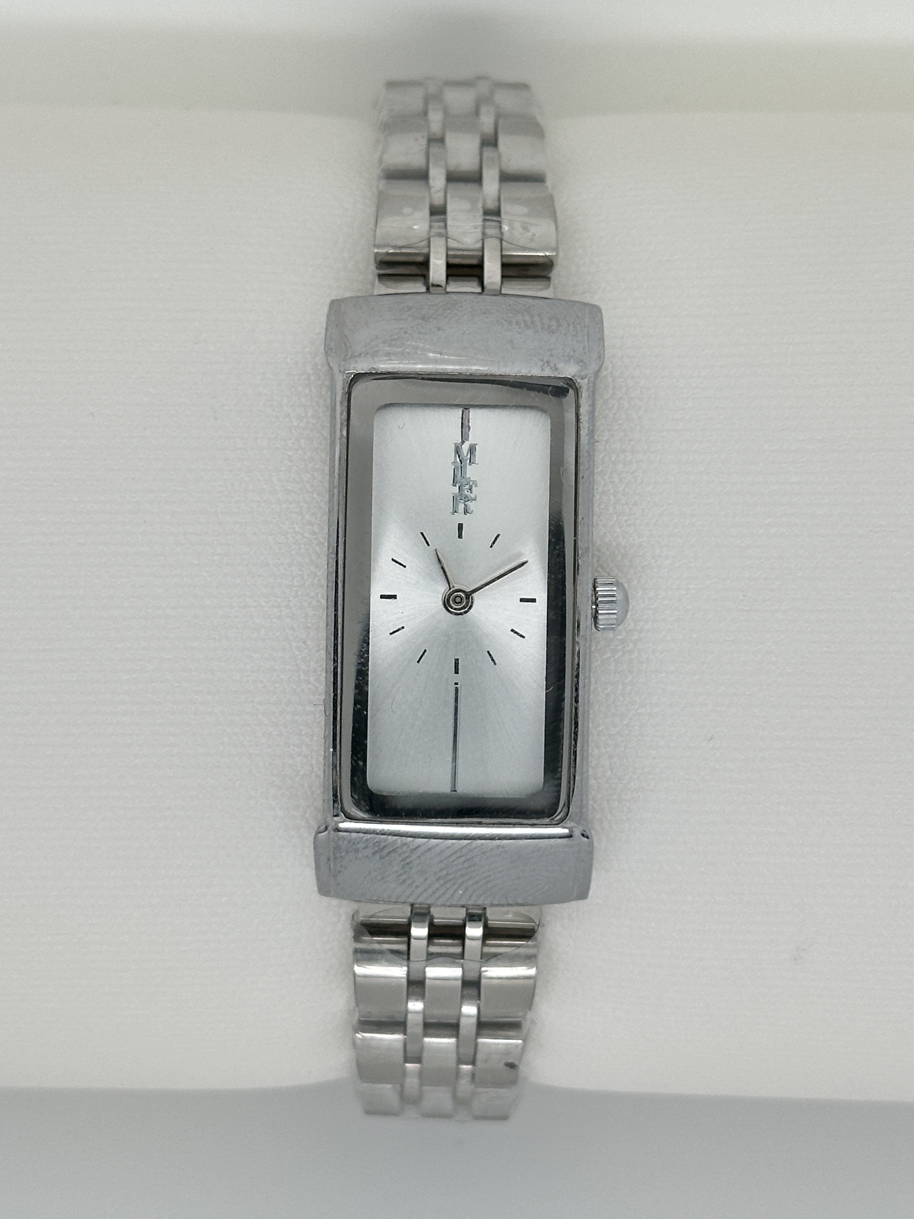 Silver Dial Analog Wrist Watch Stainless Steel With Date Display And Luminous Hands
