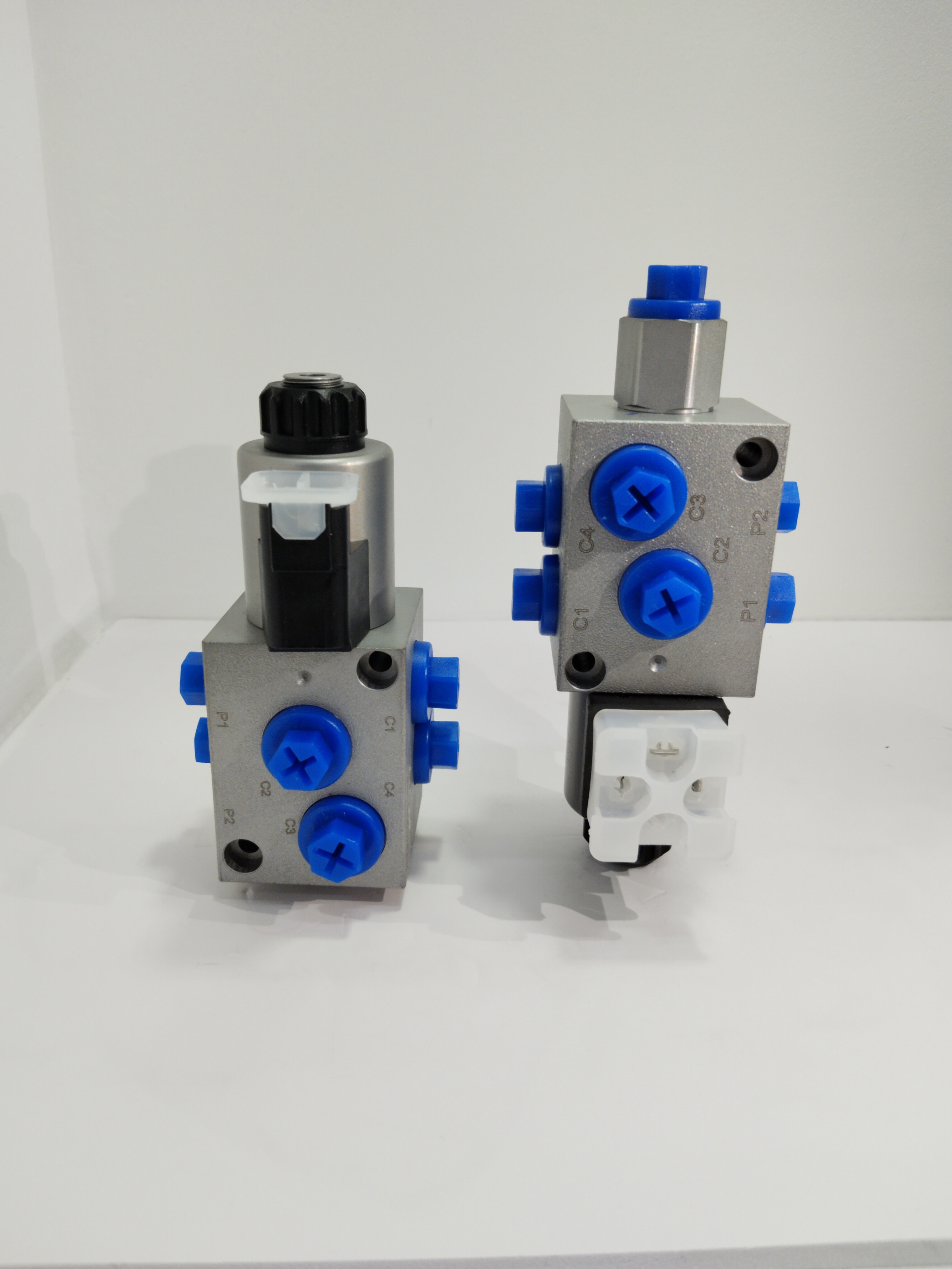 Hydraulic Electrical On Off Solenoid Valve 2 Position 6 Way Steel Iron Body