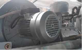 Heavy Duty Dry Cleaning Machine With Distillation Tank Laundromats Business 16kg