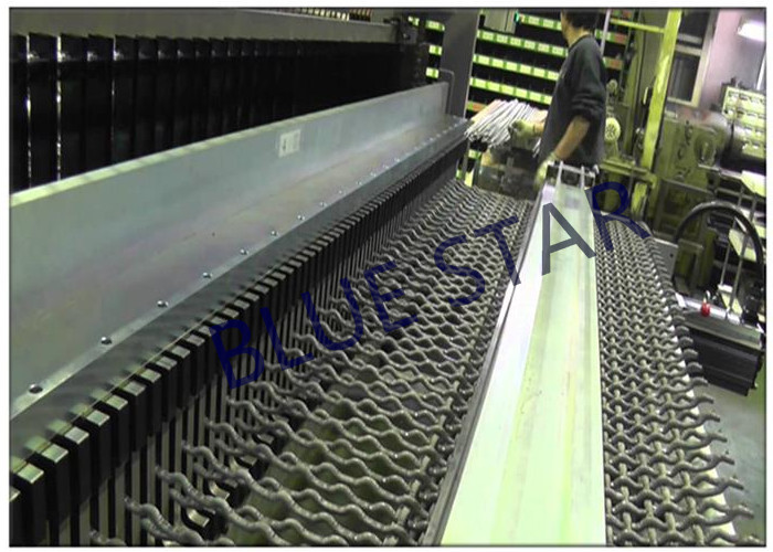 Galvanized Steel Mining Screen Mesh Sheet / Roll 1 - 5M Width Anti - Corrosion