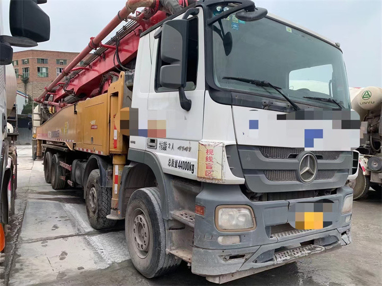 Top Brand HB56K 56m Articulated Boom Concrete Pump Truck