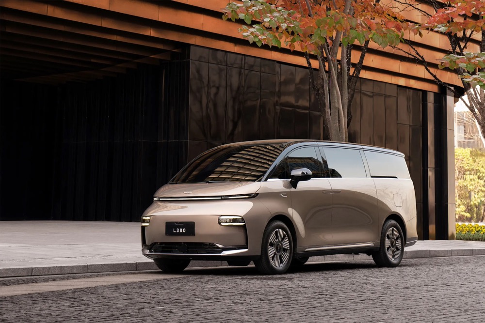 LEVC L380 Pro Ultra 4WD MPV 6-Seater Electric Minivan EV Car for Maximum Speed of 170 Km/H