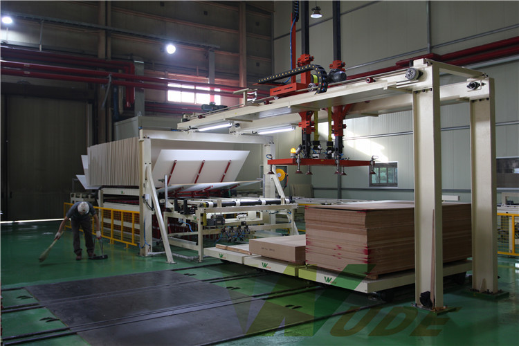 Flooring MDF PB Board Low Pressure Laminate Machine / Melamine Laminating Machine