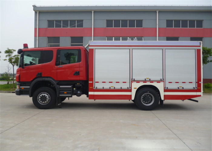 6.5M Lift Lighting System 1480kg Crane Emergency Rescue Fire Truck with Traction