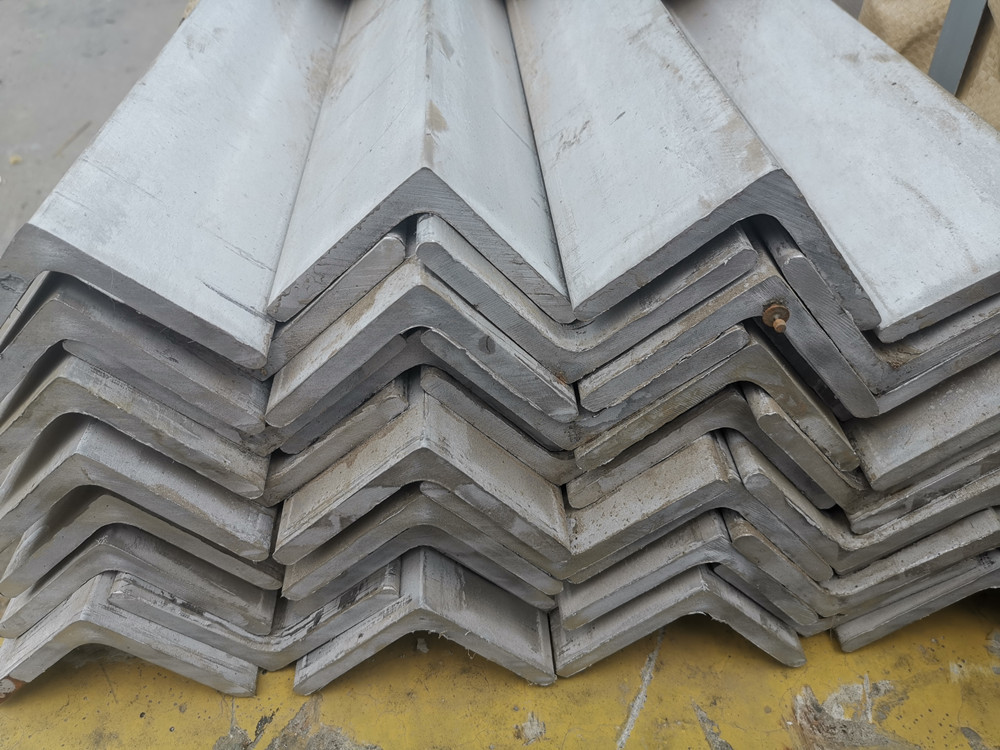 Sus304 Stainless Steel Angle Bar 30*30*3 To 200*200*12mm 6M Length