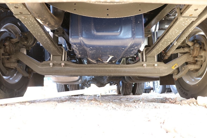 HOWO Heavy Truck Tractor High Roof Deflector 6X4 Diesel 16 Gears 480 Horsepower National VI
