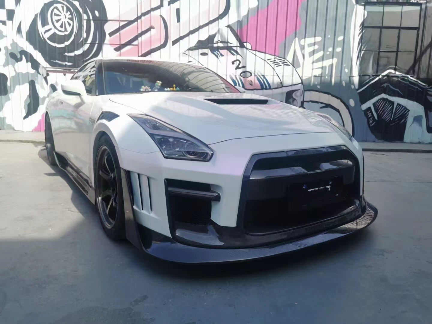 Customized 2022 Nissan Body Kit Front And Rear GTR R35 Car Bumper Covers