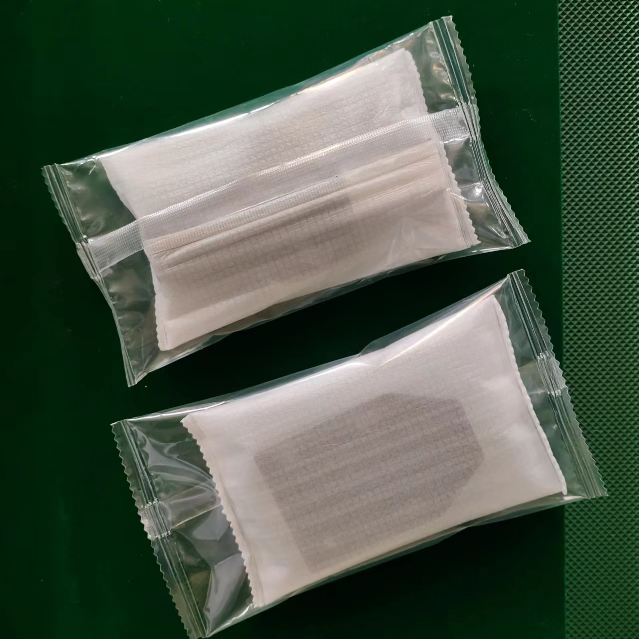 Disposable Wood Plastic Tableware Fork Knife Spoon Packing Machine Pillow Wrapping Packaging Machine For Cutlery Set