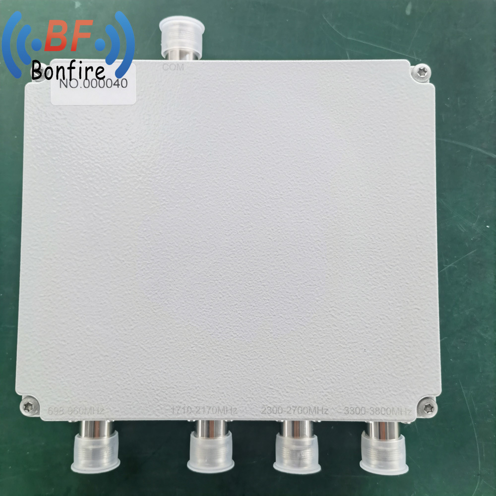 Quad-Band Combiner 1710-2700MHz High Directivity / Isolation 4 Way Diplexer RF with Low Insertion Loss Low Vswr Low Pim (IM3)