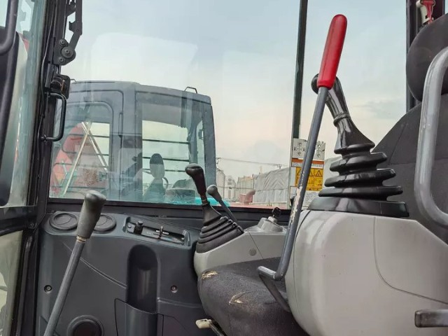 Kobelco SK60 Excavator Cab