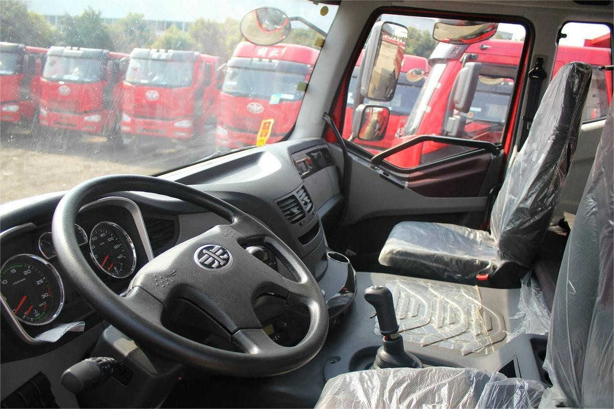Durable FAW J6P 6x4 Self-Dumping Truck for Heavy Duty Operations Wheelbase 4300 1350mm