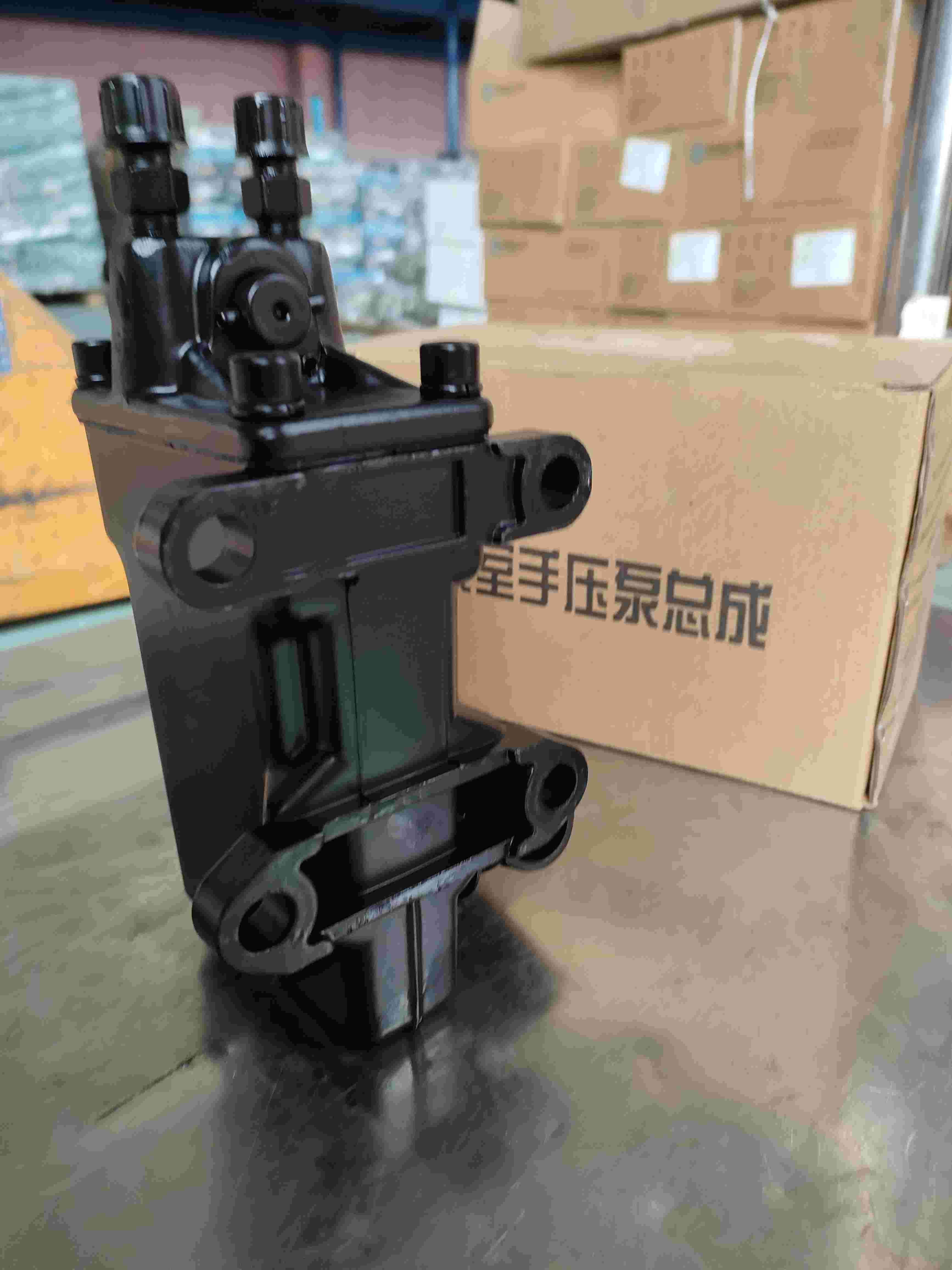 WG9925825002 Right Mounted Lifting Oil Pump Sinotruck HOWO A7 Spare Parts