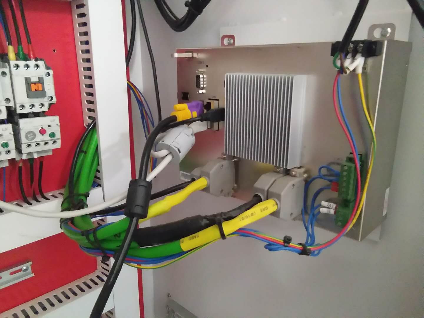 Four Axis CNC Nesting Machine 7x10 Feet Optional With Dry Pump