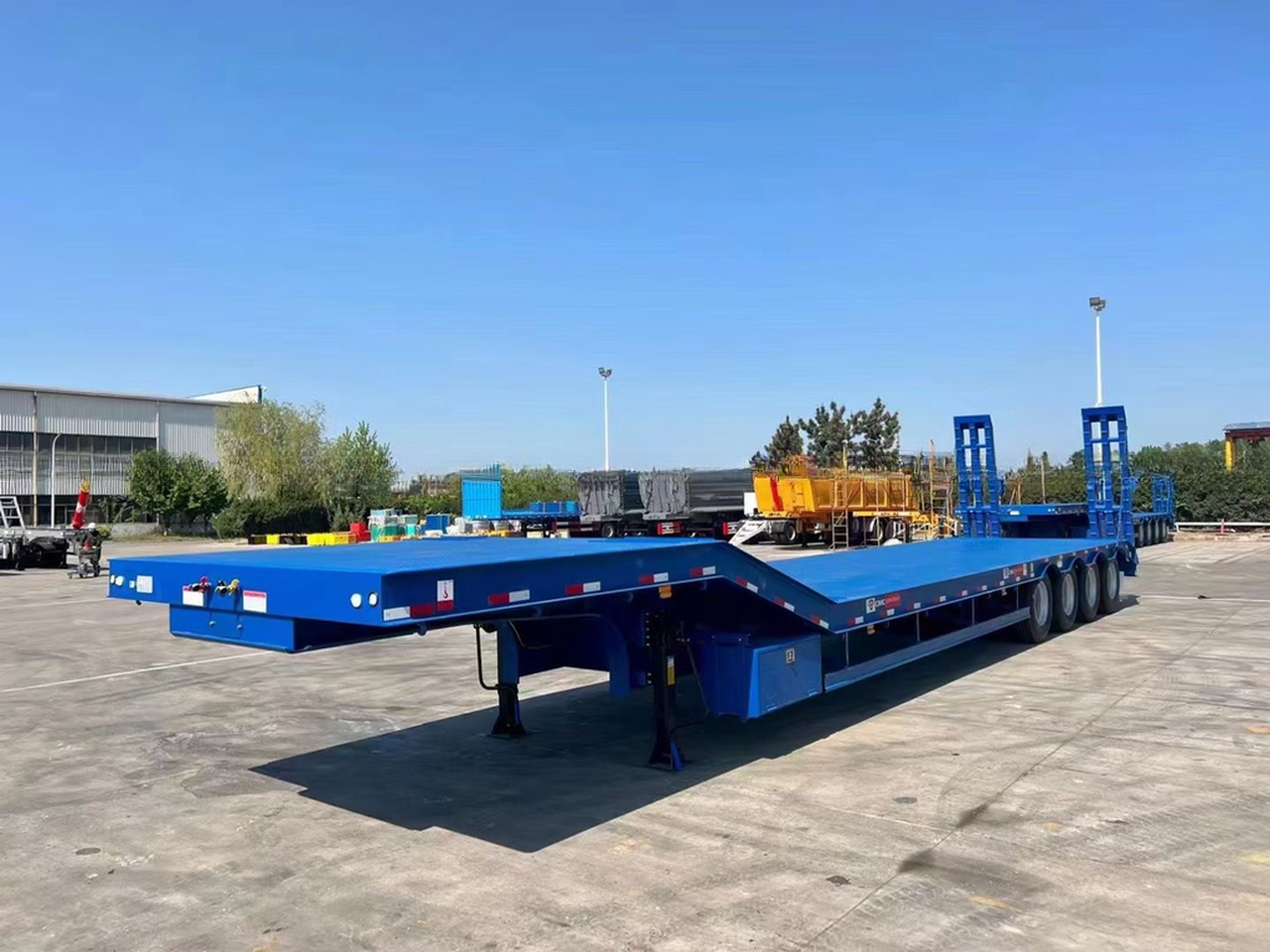 12489 x 2480 x 1530mm 2/3 Axles Carbon Steel Extendable Lowbed Lowboy Flatbed Semi Truck Trailer for Max Payload 20-100 Ton