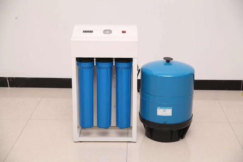 Automatic Running Salty Water To Pure Water Treatment Machine SU304 Steel 500l/H RO Purify Equipment