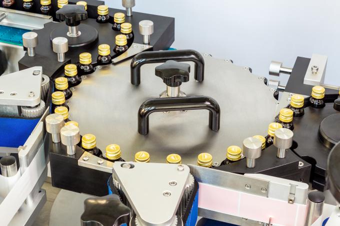 750pcs/min Three Point Positioning Round Bottle Labeling Machine 1