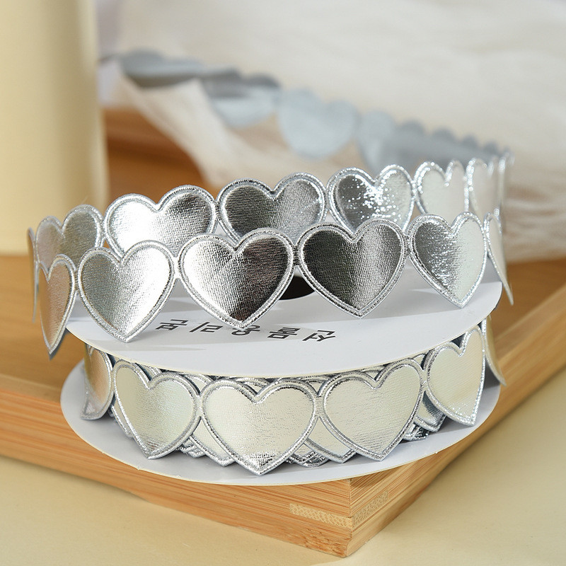 1.5cm*9m 2.5cm*9m Heart Shape Valentine's Day Polyester Gift Ribbon For Luxury Gift Packaging