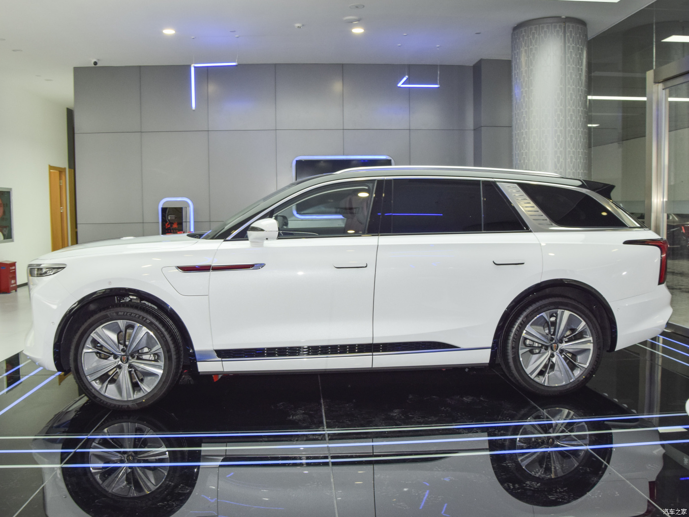In Stock China EHS9 executive auto electrico new energy vehicles grade pure electric car SUV Hongqi Ehs9 E-HS9 Used Car