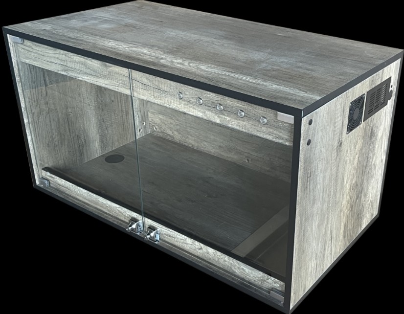 Compact Reptile Feeding Box Moisture Proof With Ventilation Fan And Window