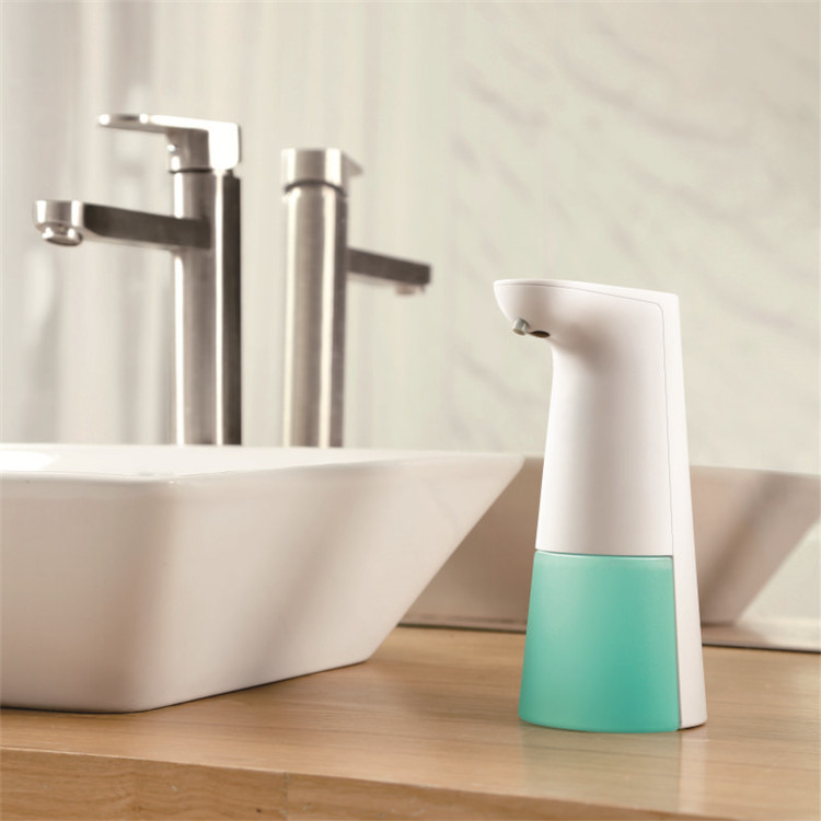 Green Touchless Hand Sanitizer Machine ROHS ABS Battery Operated