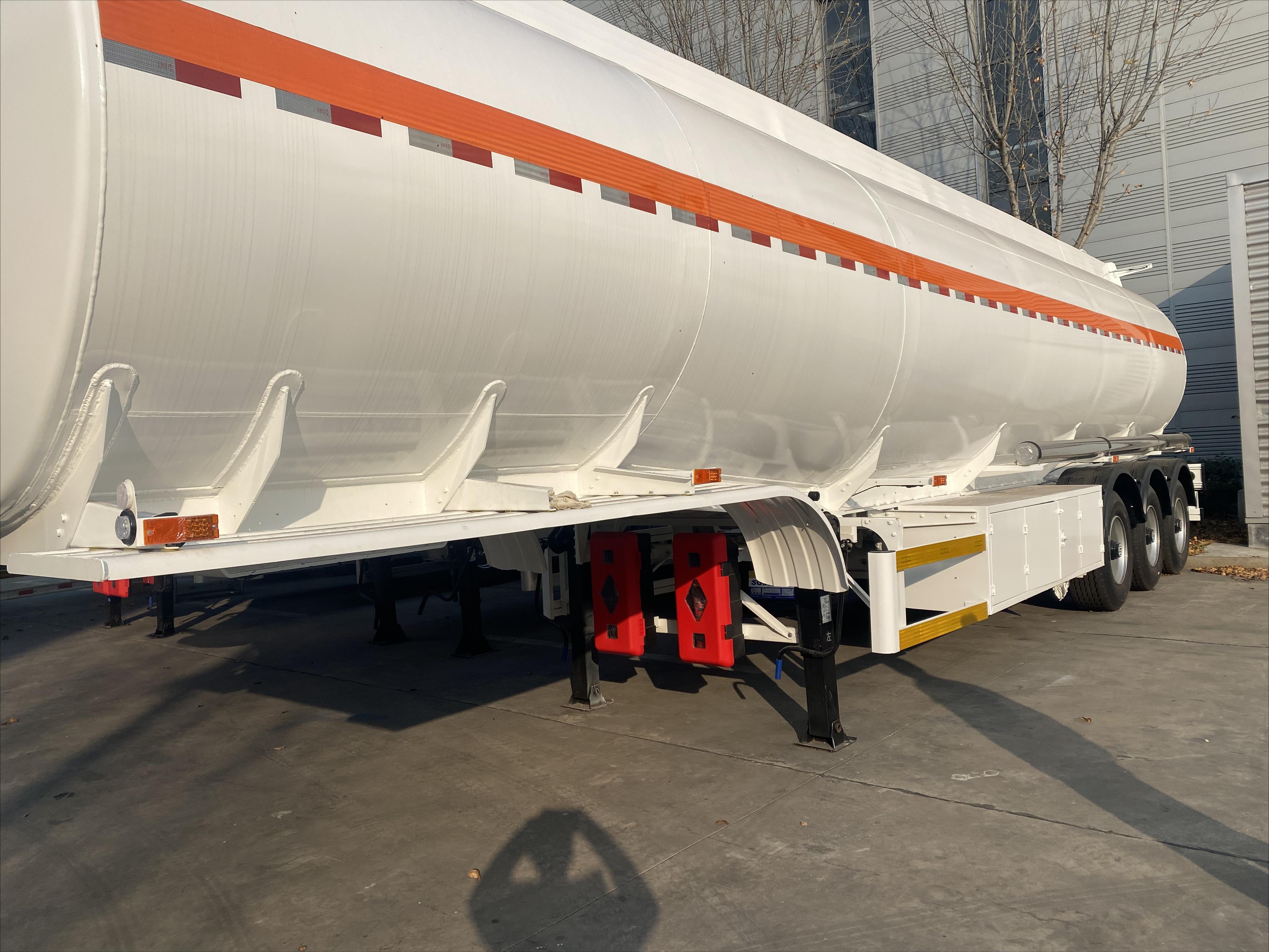 CIMC water, milk, diesel, gasoline, edible oil, petroleum liquid transport Fuel tank truck