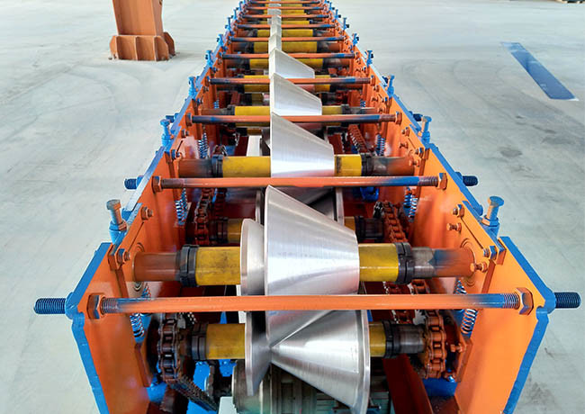Decorative Roof Tile Manufacturing Machine , Ridge Making Machine Customized Design