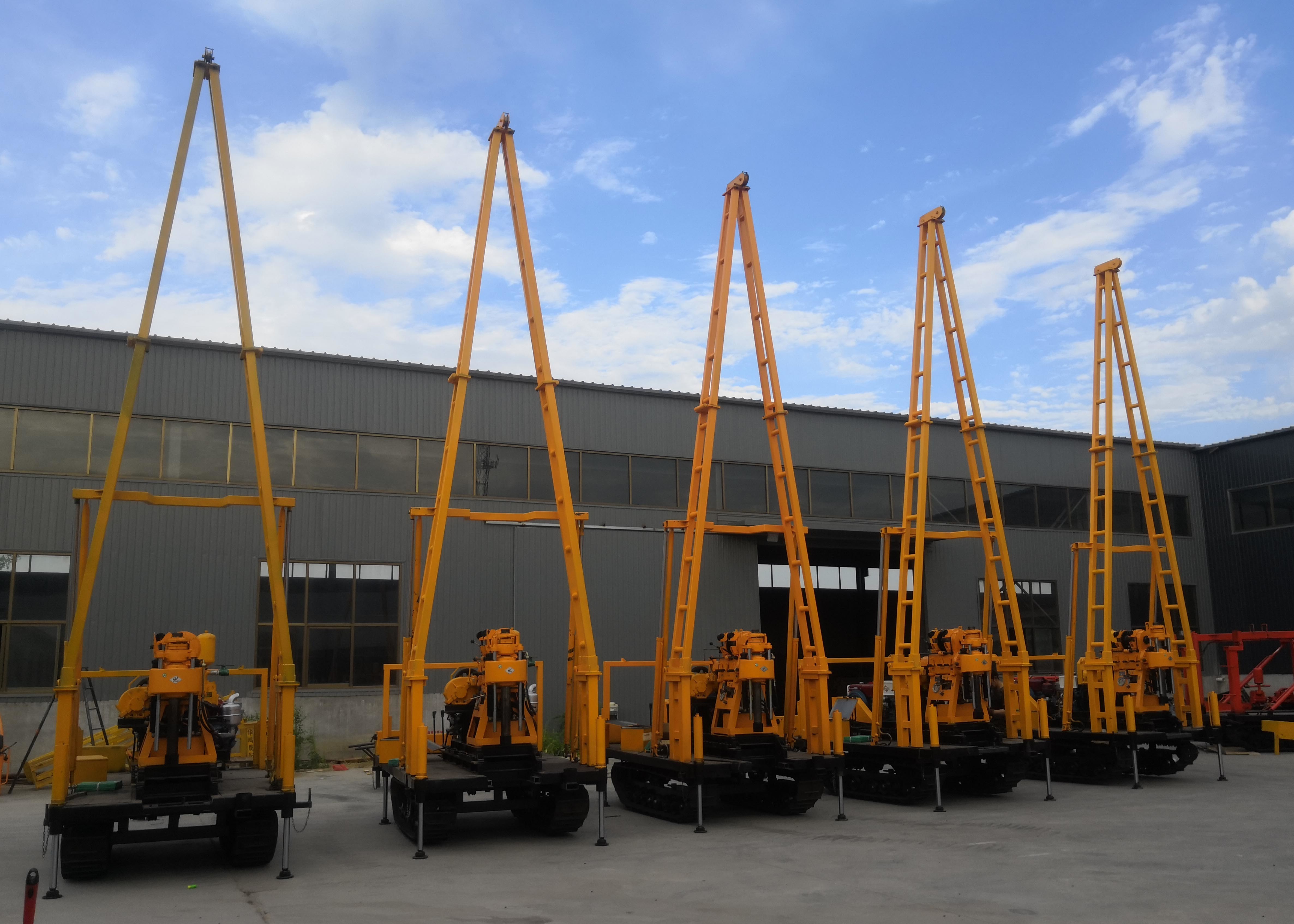 OEM Rubber Wheels Folding Tower Crawler Track Undercarriage With Diesel Engine