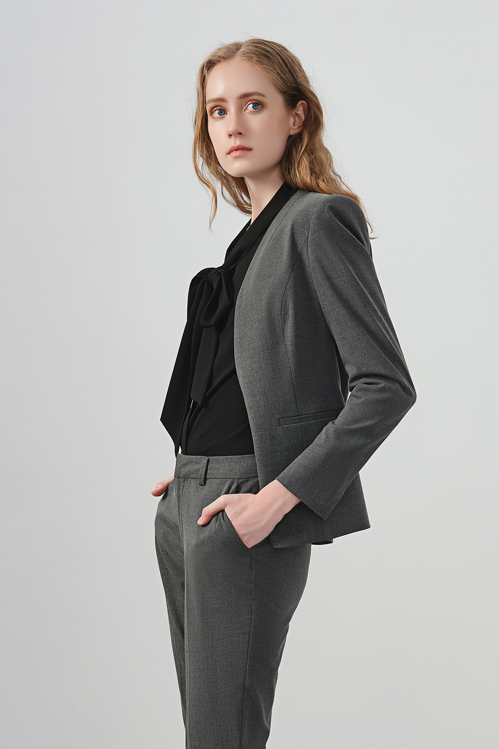 Elegant Women's Summer Suit Set for Work or Wedding Long Sleeve Pockets Woven Fabric