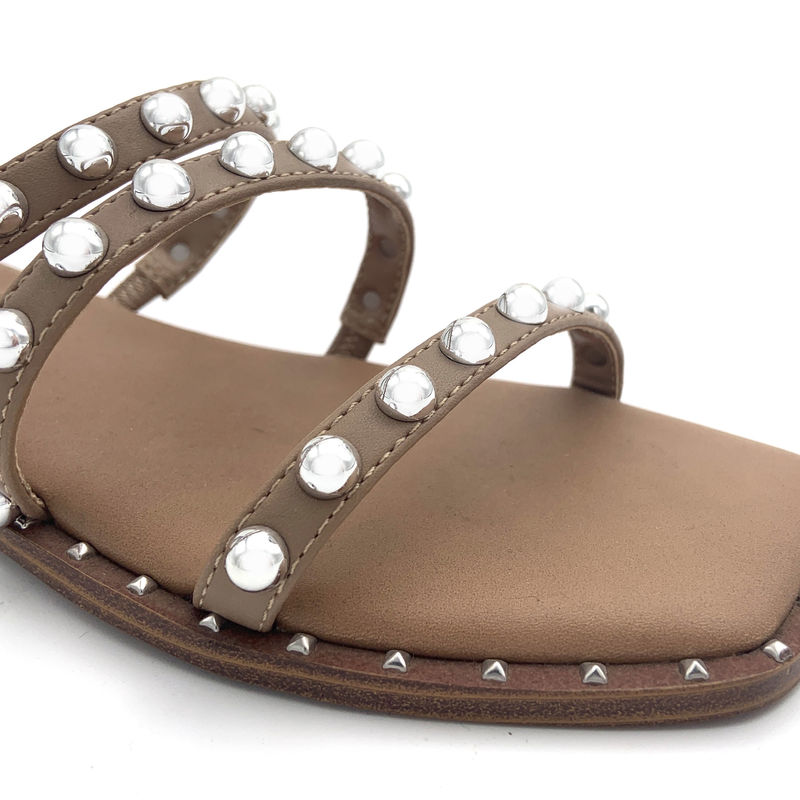 Comfortable Stylish Womens Flat Sandals With Leather Upper Material
