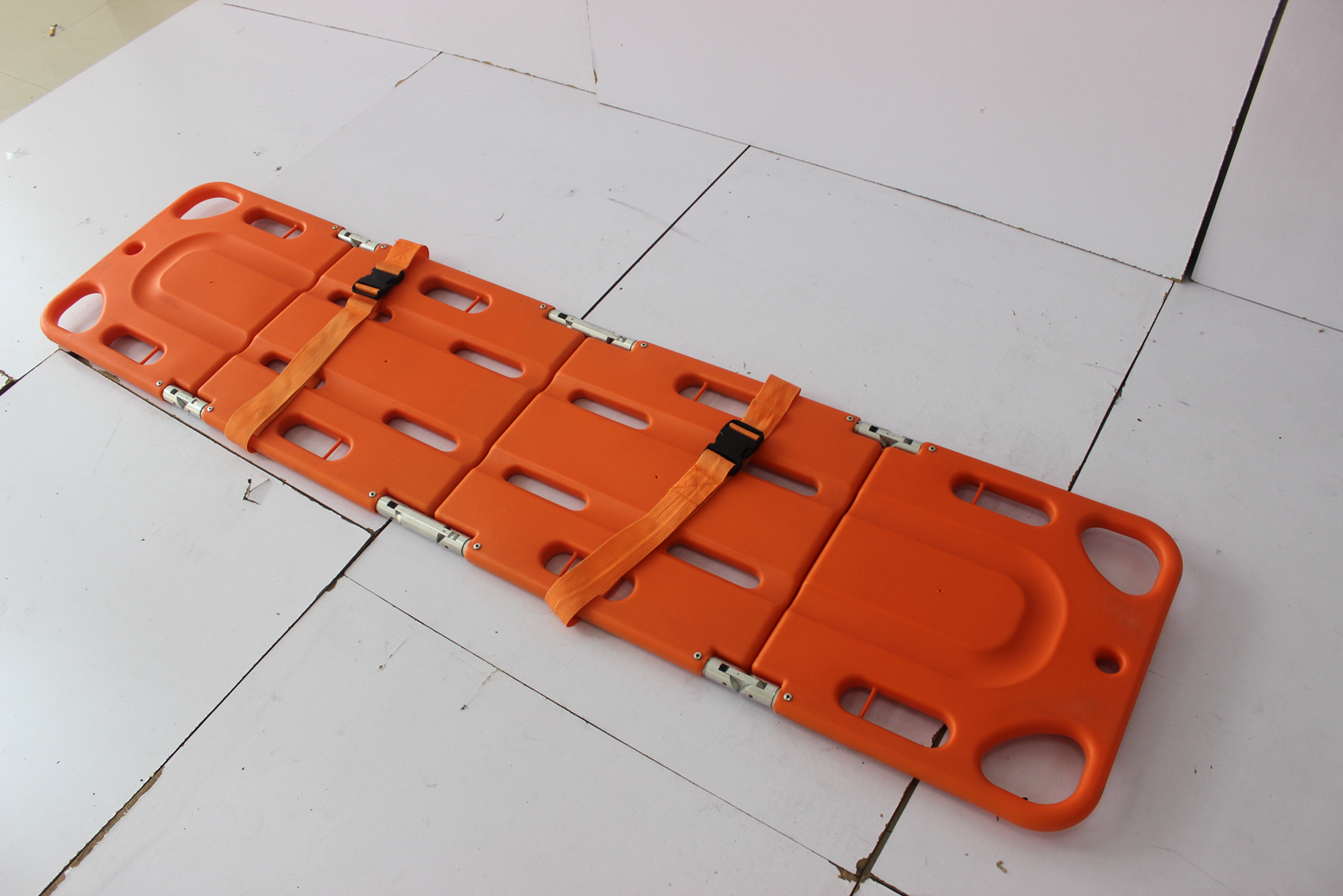 1.91M Foldable Spine Board, Fire Rescue Plastic Stretcher, Swimming Rescue Stretcher Folding Spine Board