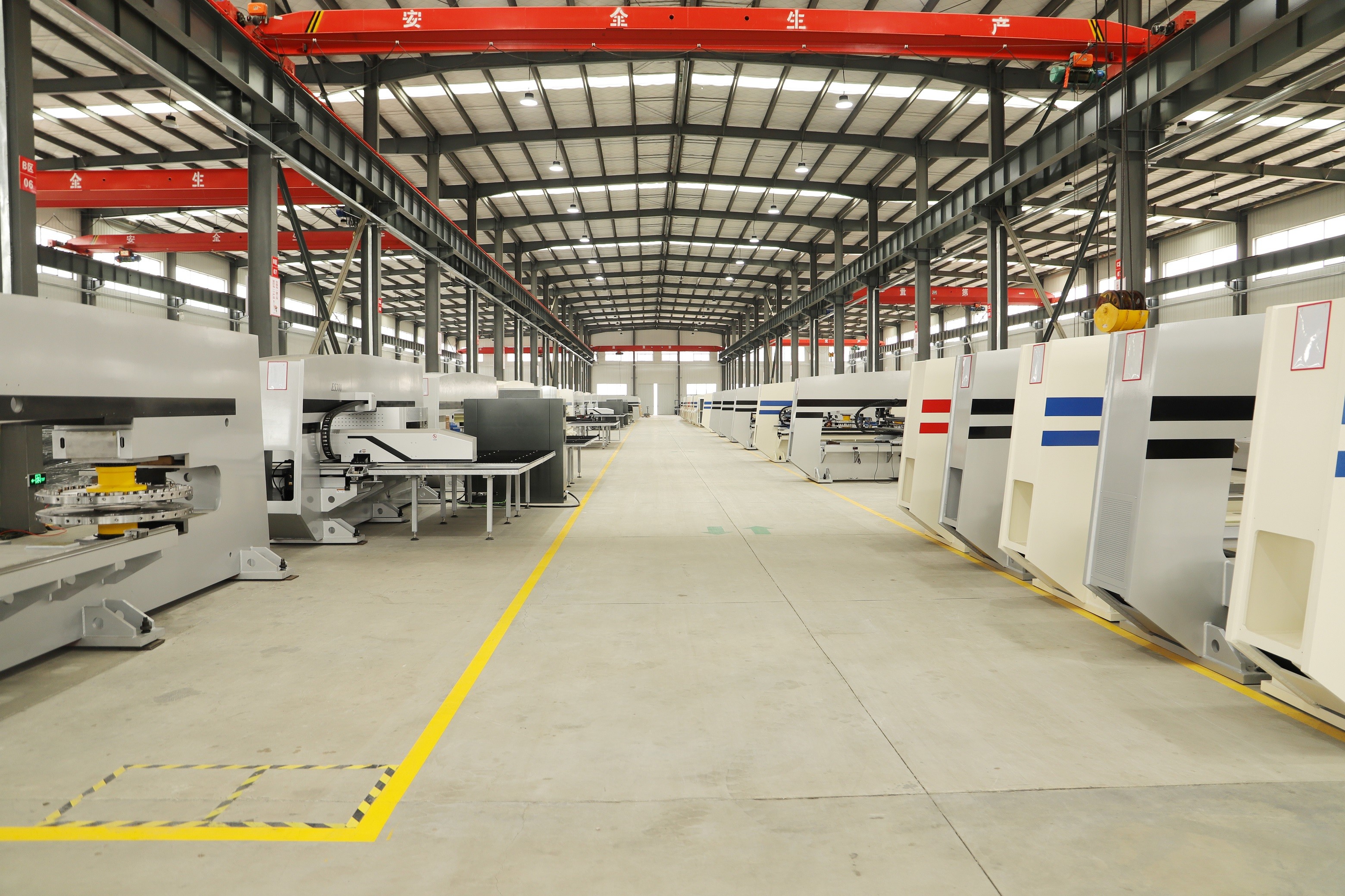 Rexroth ER300 Servo CNC Turret Punching Machine For Electrical Cabinet Production