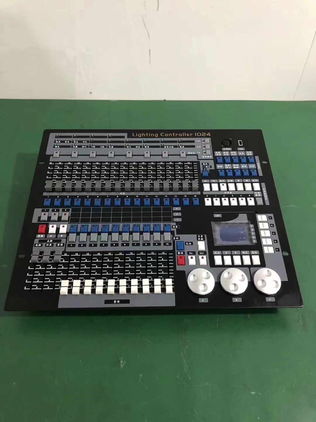 1024 Console for Event Night Club Par Light Dance Floor DMX Control Built-in Graphics