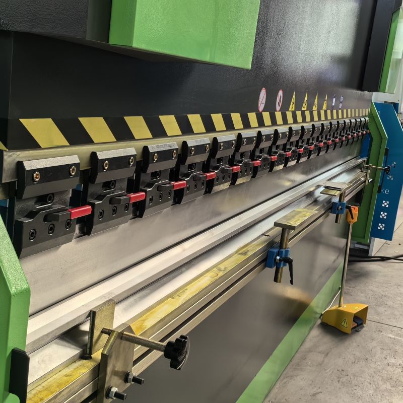 4000mm Long Sheet Metal processing Customizable Hydraulic Press Brakes For Your Manufacturing Needs