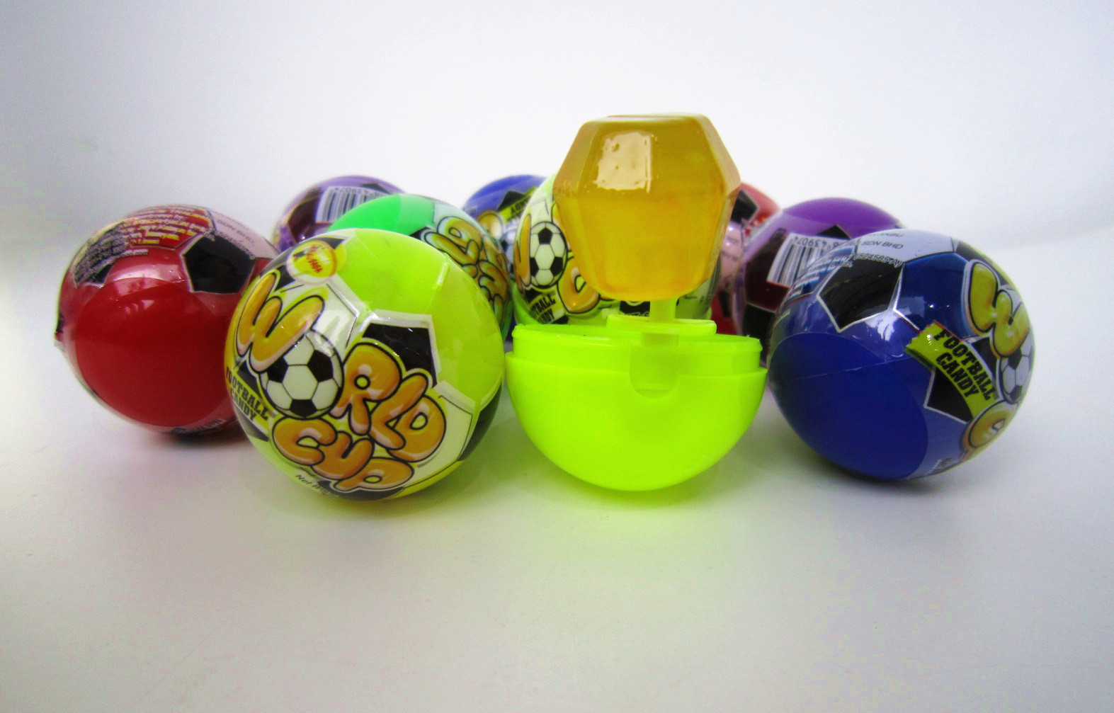 Funny candy / Football Shape Hard Candy 6g Multi Fruit Flavored Hard Candy In Jars
