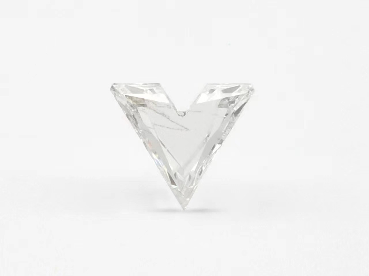 Letter Shape Diamonds Colorless Lab Made Diamonds CVD Synthetic Diamonds Lab Created
