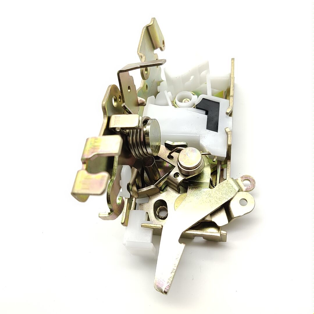 SQCS car parts Car Door Lock Latch For Mercedes Sprinter OE 9017201135 9017201335 W901 W902 W903 W904