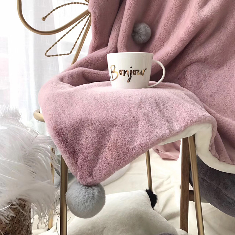 Warm PV Fleece Faux Fur Blanket , Luxury Faux Fur Throw Blanket With Ball Edge