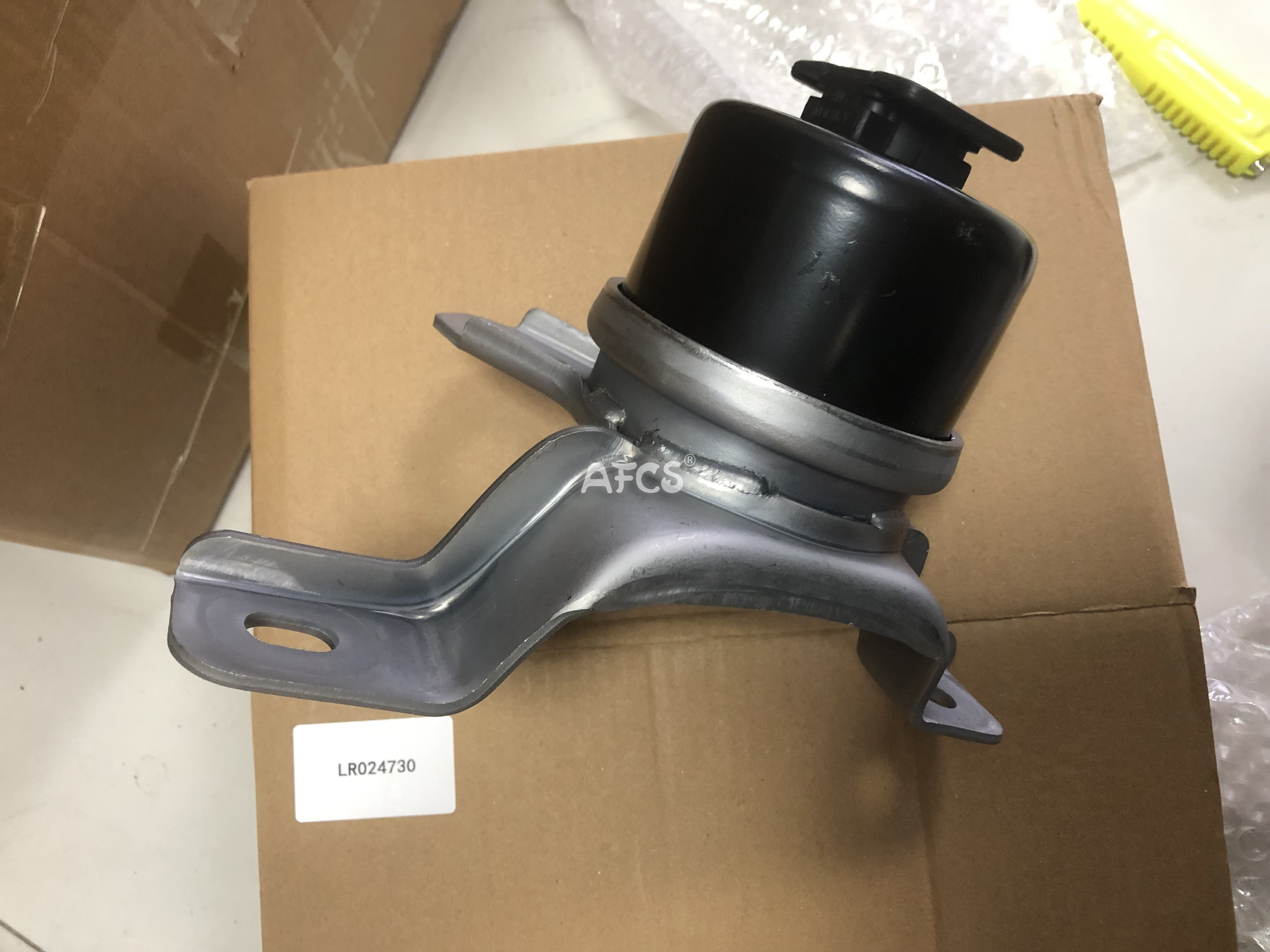 LR024730 LR021634 BJ326F012BA Engine Mount For Land Rover Discovery Sport
