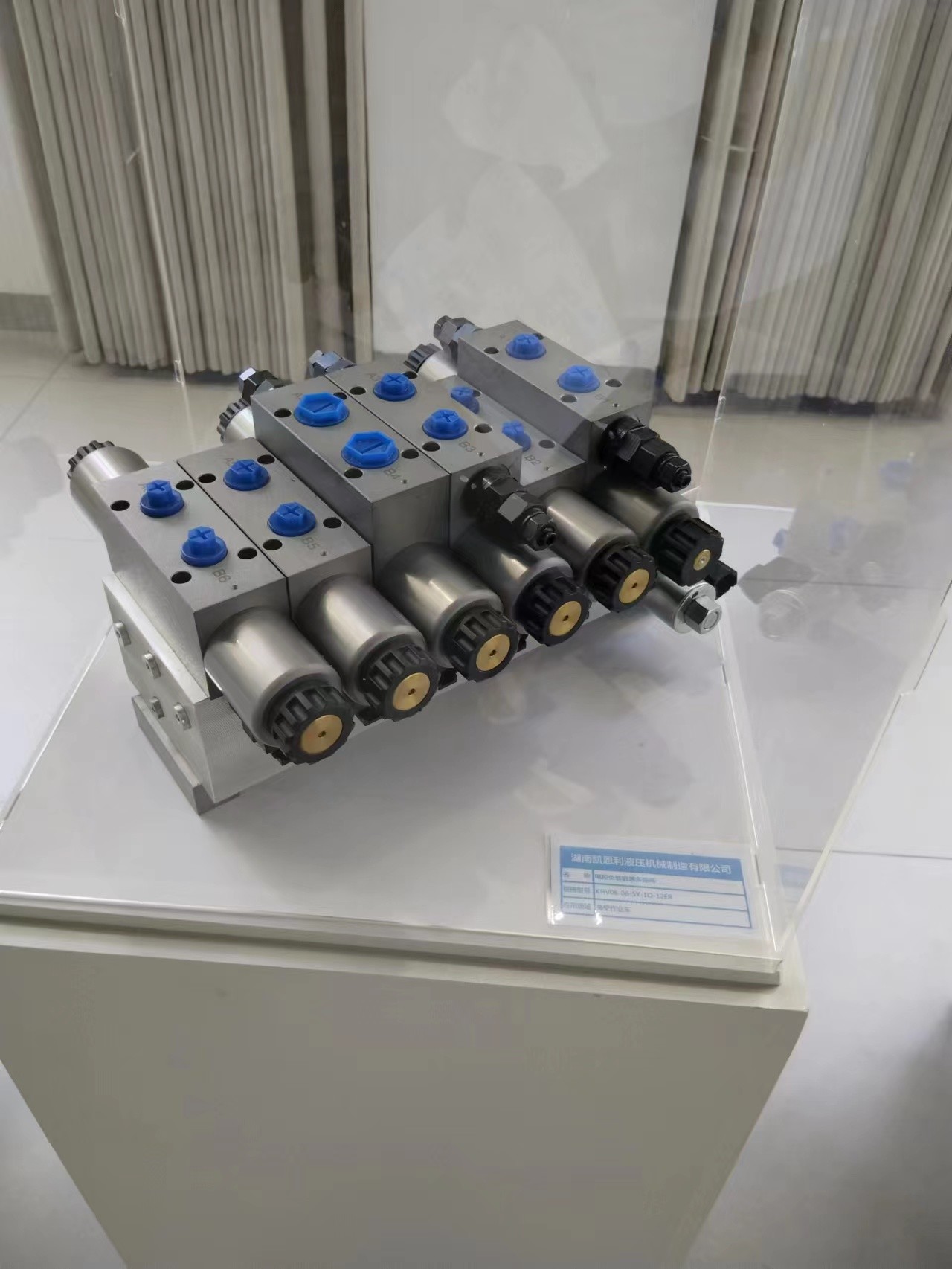 24V 6 Bank Hydraulic Valve Manifolds For Solenoid Valve Steel Block
