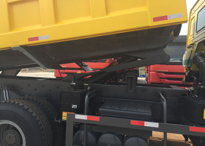 Front Lifting Tipper Dump Truck 4×2 , 4×4 , 6×2 , 6×6 Driving Strong Enough Engine
