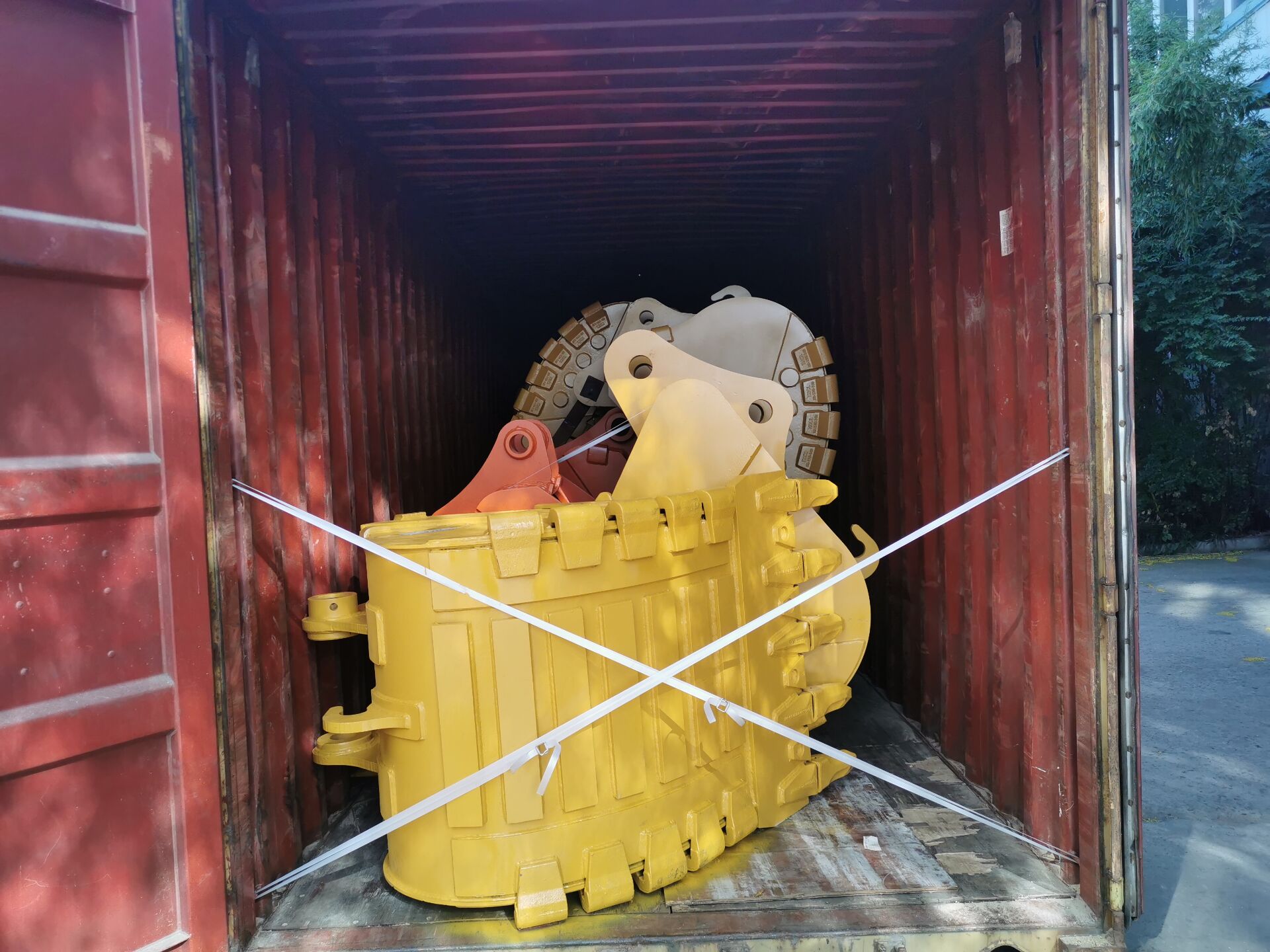 Universal Tuck Excavator Hydraulic Orange Grapple for Scraping Komatsus' Scrap Needs