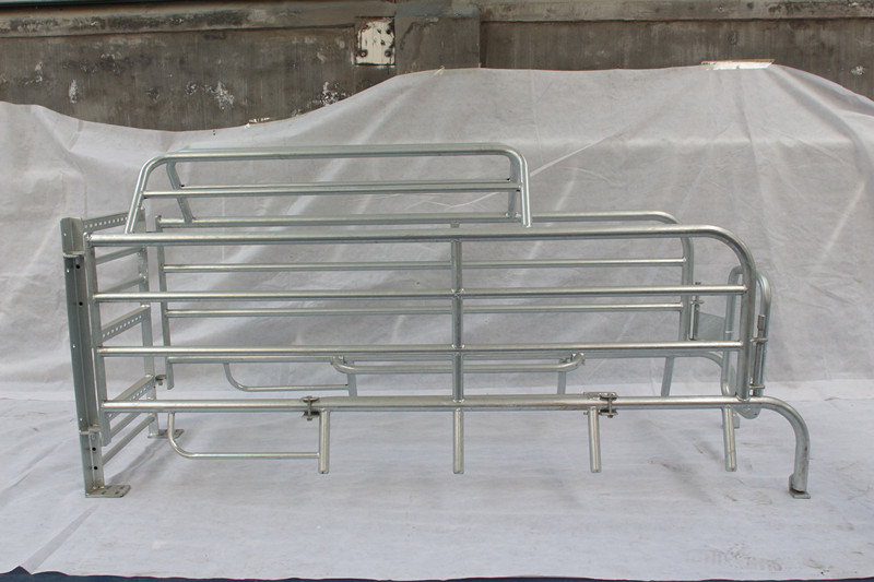 Customized Sow Joy Farrowing Pens , High Strength Breeding Crate For Pigs