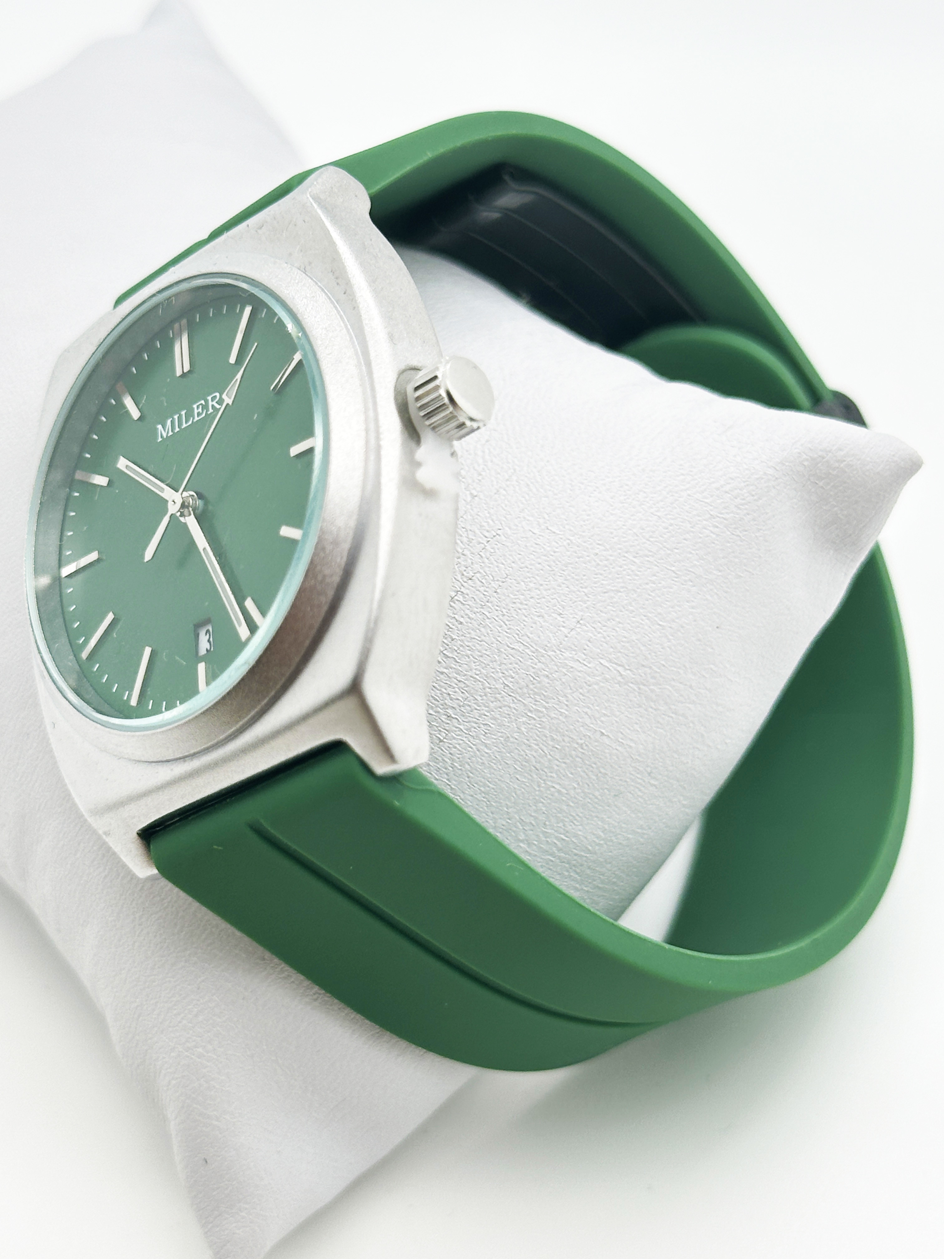 ODM Fashion Sport Minimalist Niche Silicon Strap Watch With Stainless Steel Case for Lady