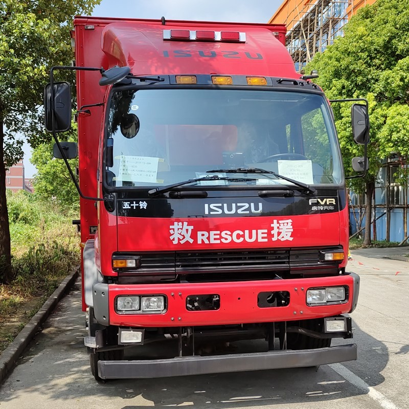 4x4 Drive 214kw Fire Equipment Truck with Monolithic Dry Clutch