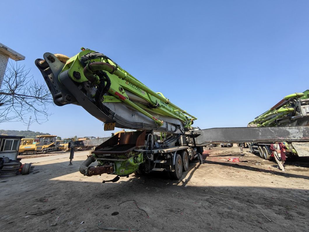 2018 Zoomlion 56m Concrete Pump Mercedes Benz Chassis Heavy Machinery