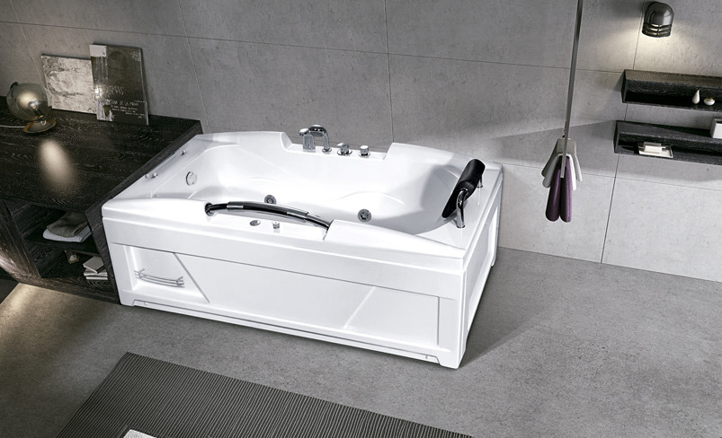 Drainer Bathroom Jacuzzi Tub 1950x1300x780mm Freestanding Hot Tub