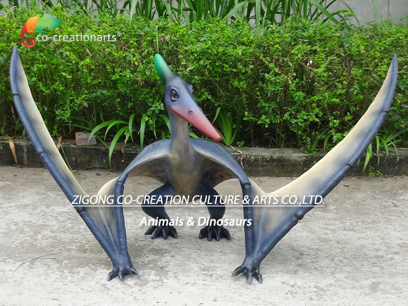 Vibrant Fiberglass Pterosaur Statue: Lifelike Jurassic-Themed Decoration With Dynamic Soaring Wings