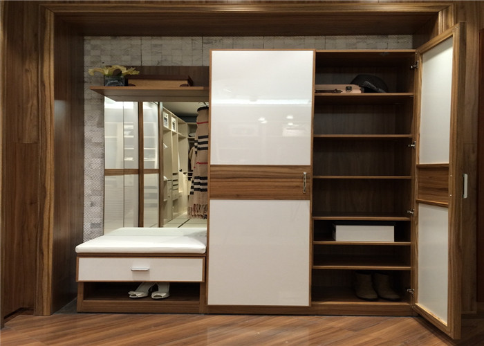 Walk In Closet Customized Wardrobe Furniture With Accessories